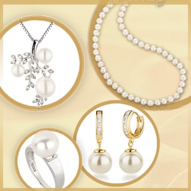 Schmuck mit weißen Perlen Halskette, Ohrringe, Ring und Anhänger mit edlen Details.